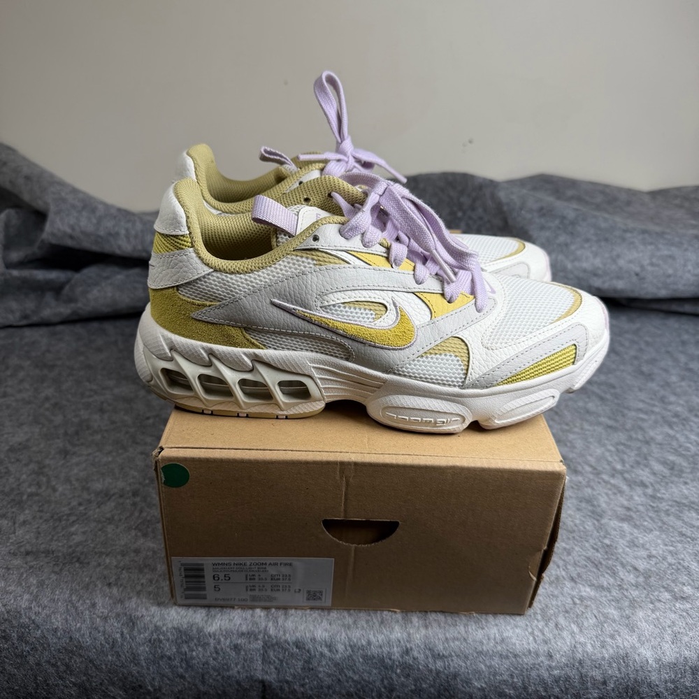 Women's Nike Zoom Air Fire Sail Celery DV6977-100 Sz 6.5 $125